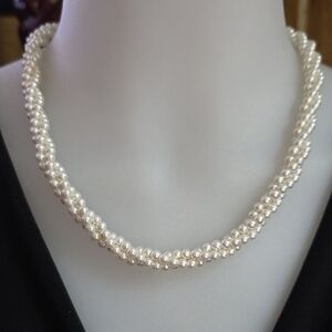 80s Faux Pearl Rope Necklace